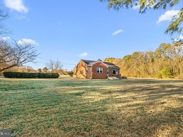 501 ESSEX STREET, TAPPAHANNOCK, VA 22560