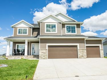 8327 59 Street S, Horace, ND 58047