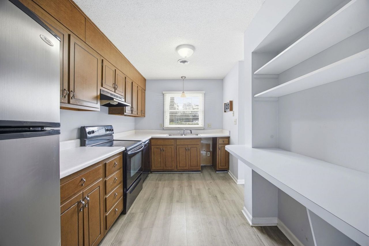 4505 N Kings Hwy. Photo 10