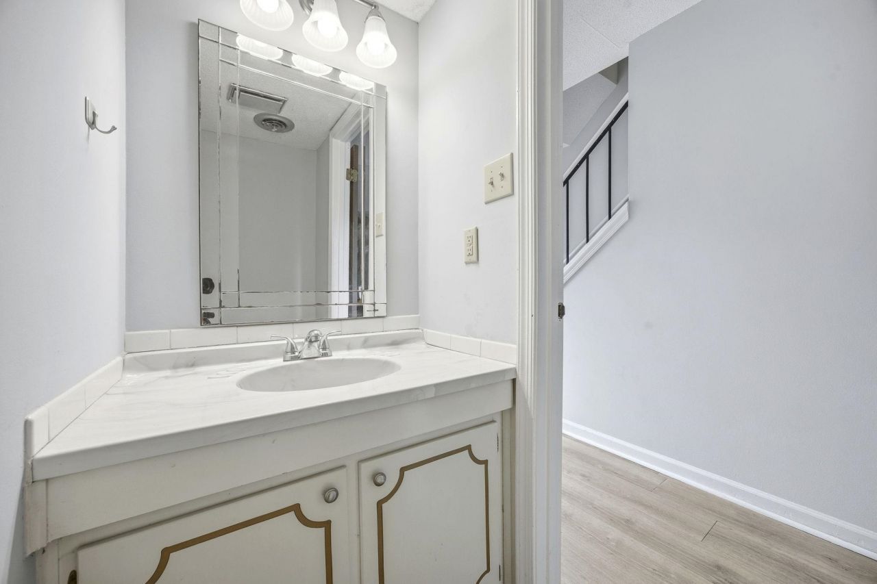 4505 N Kings Hwy. Photo 15