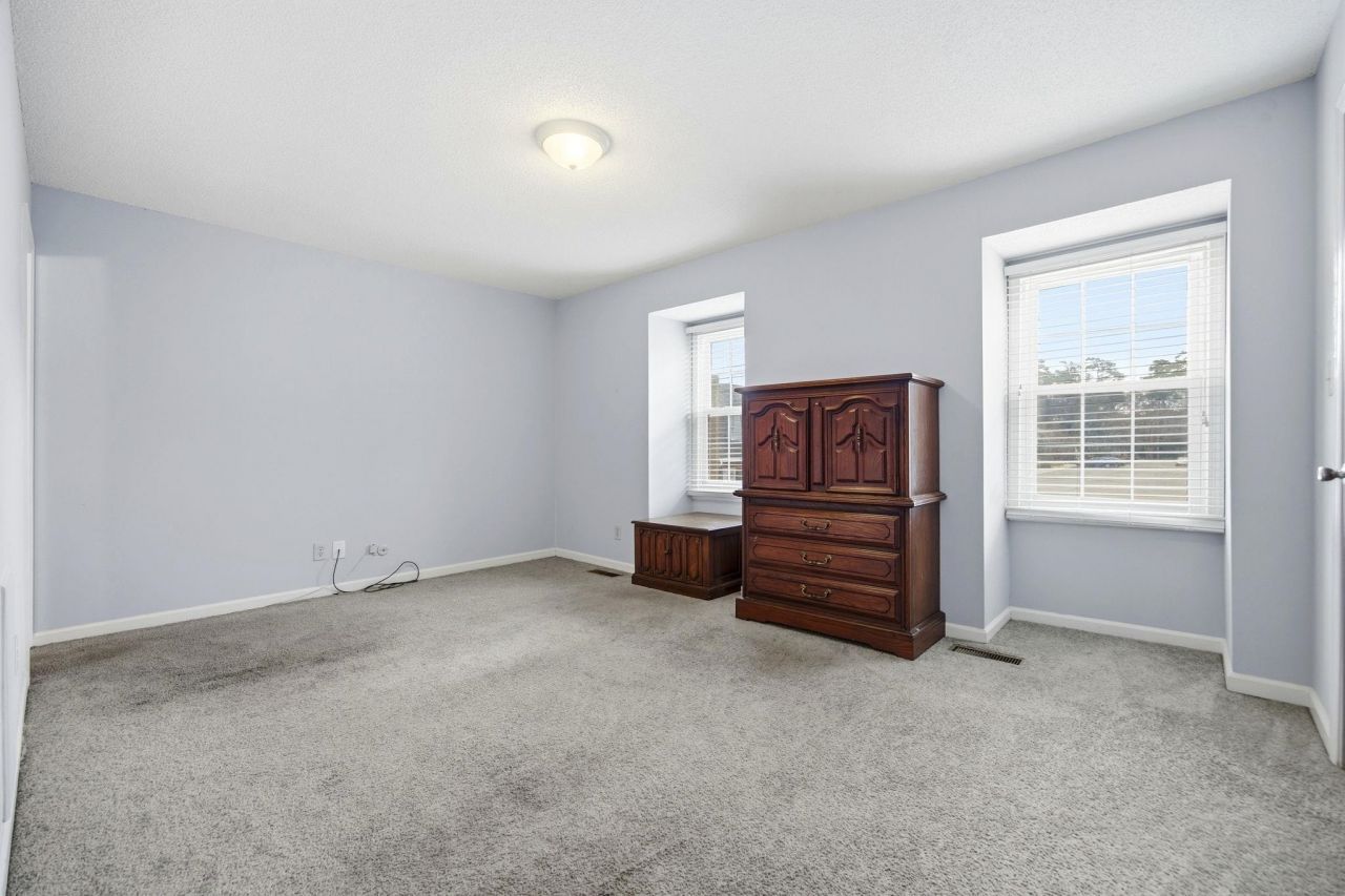 4505 N Kings Hwy. Photo 16