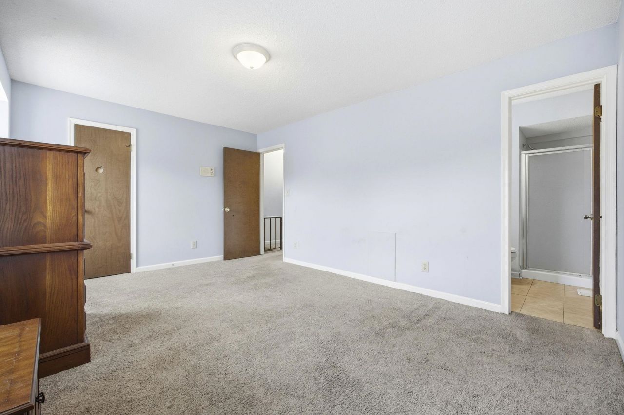 4505 N Kings Hwy. Photo 17