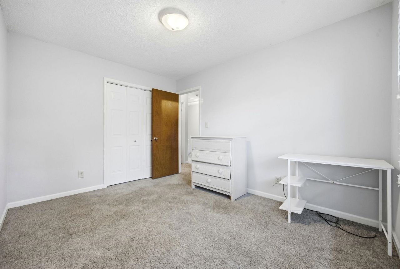 4505 N Kings Hwy. Photo 22