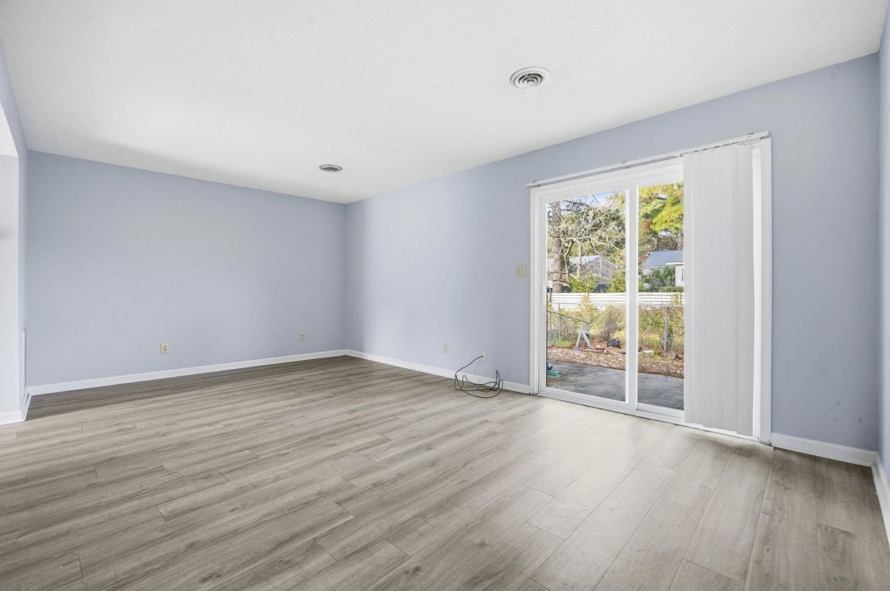 4505 N Kings Hwy. Photo 7