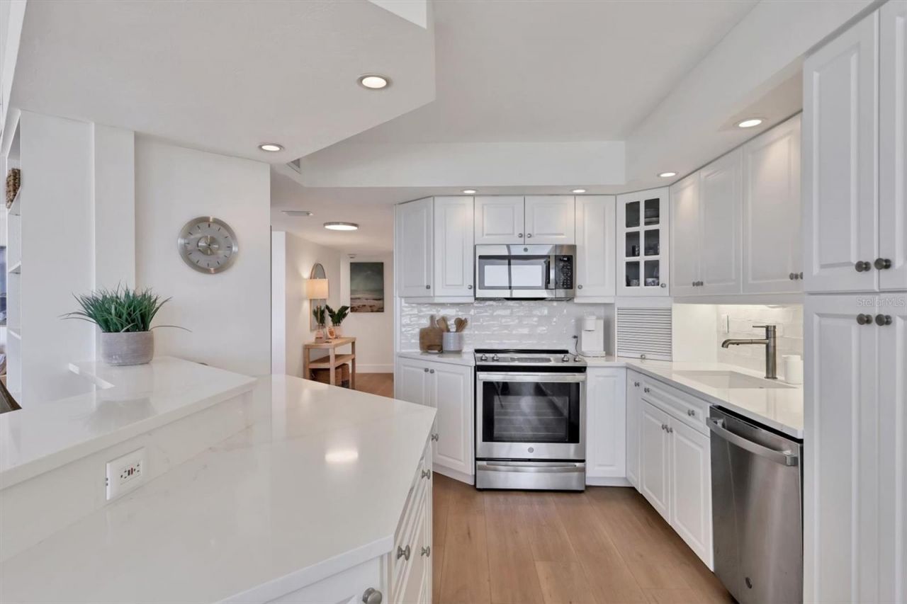 5300 Ocean Boulevard, Unit 202, Sarasota, FL 34242 Photo