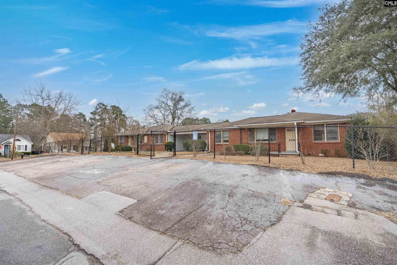 2306 Forrest Street  Photo 4