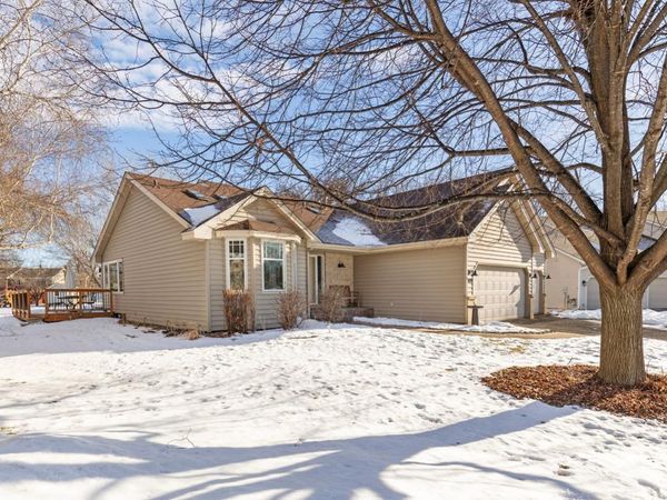 8699 Mary Jane Circle, Chanhassen, MN 55317