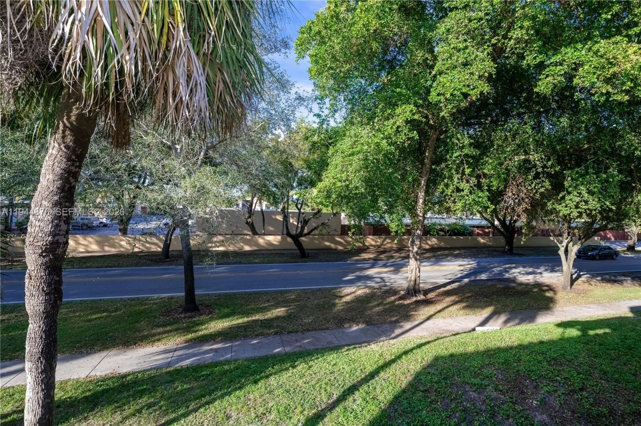 7100 Fairway Dr, Unit K6, Miami Lakes, FL 33014 Photo