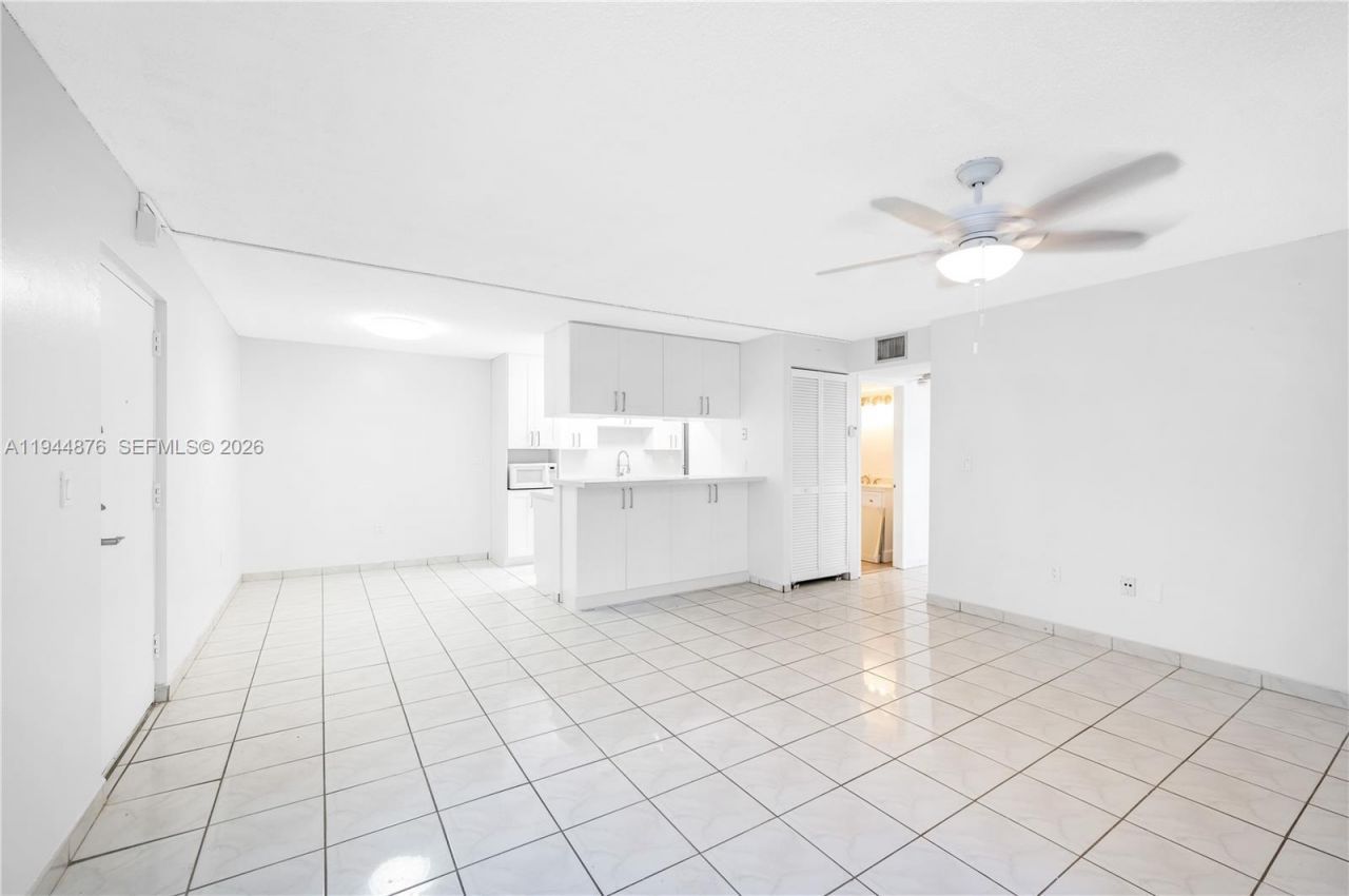 7100 Fairway Dr, Unit K6, Miami Lakes, FL 33014 Photo