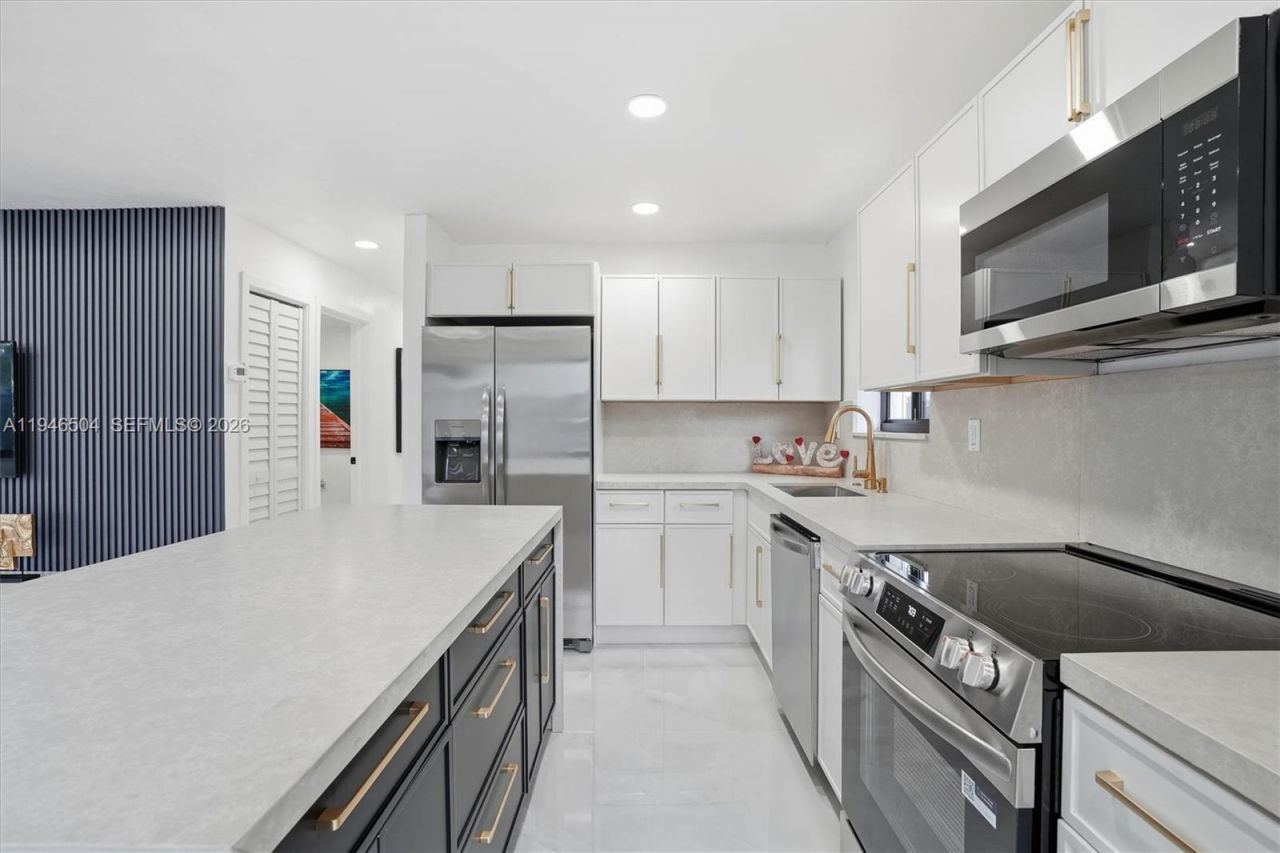 1781 NW 94th St, Miami, FL 33147 Photo