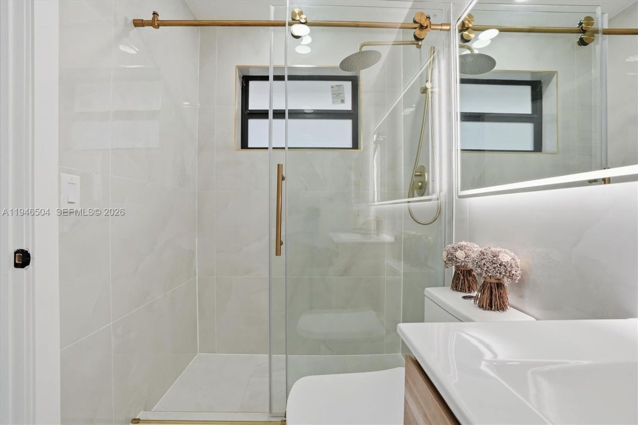 1781 NW 94th St, Miami, FL 33147 Photo