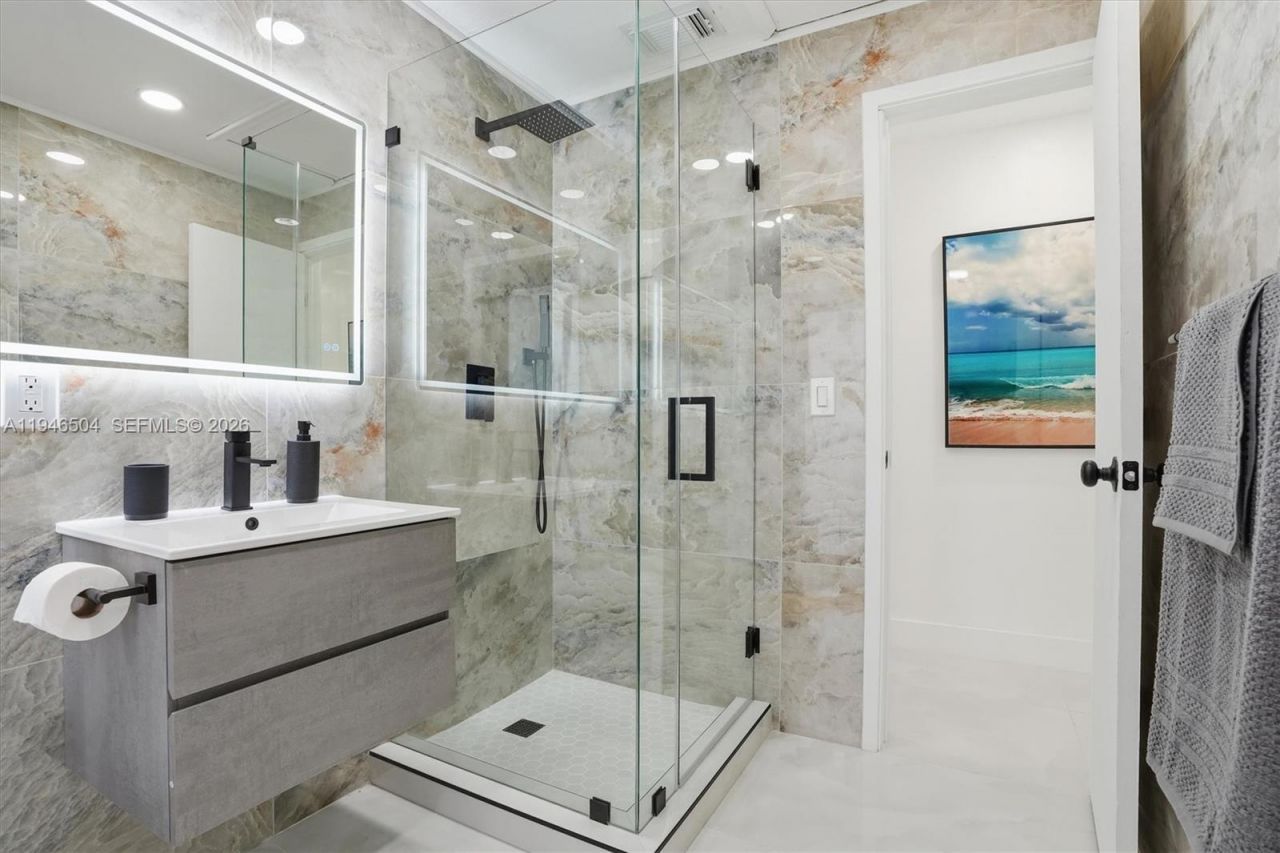 1781 NW 94th St, Miami, FL 33147 Photo