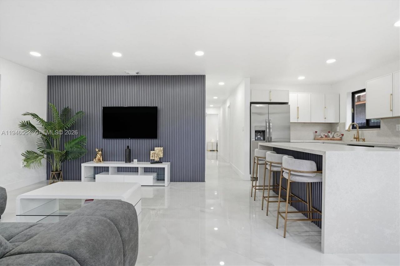 1781 NW 94th St, Miami, FL 33147 Photo