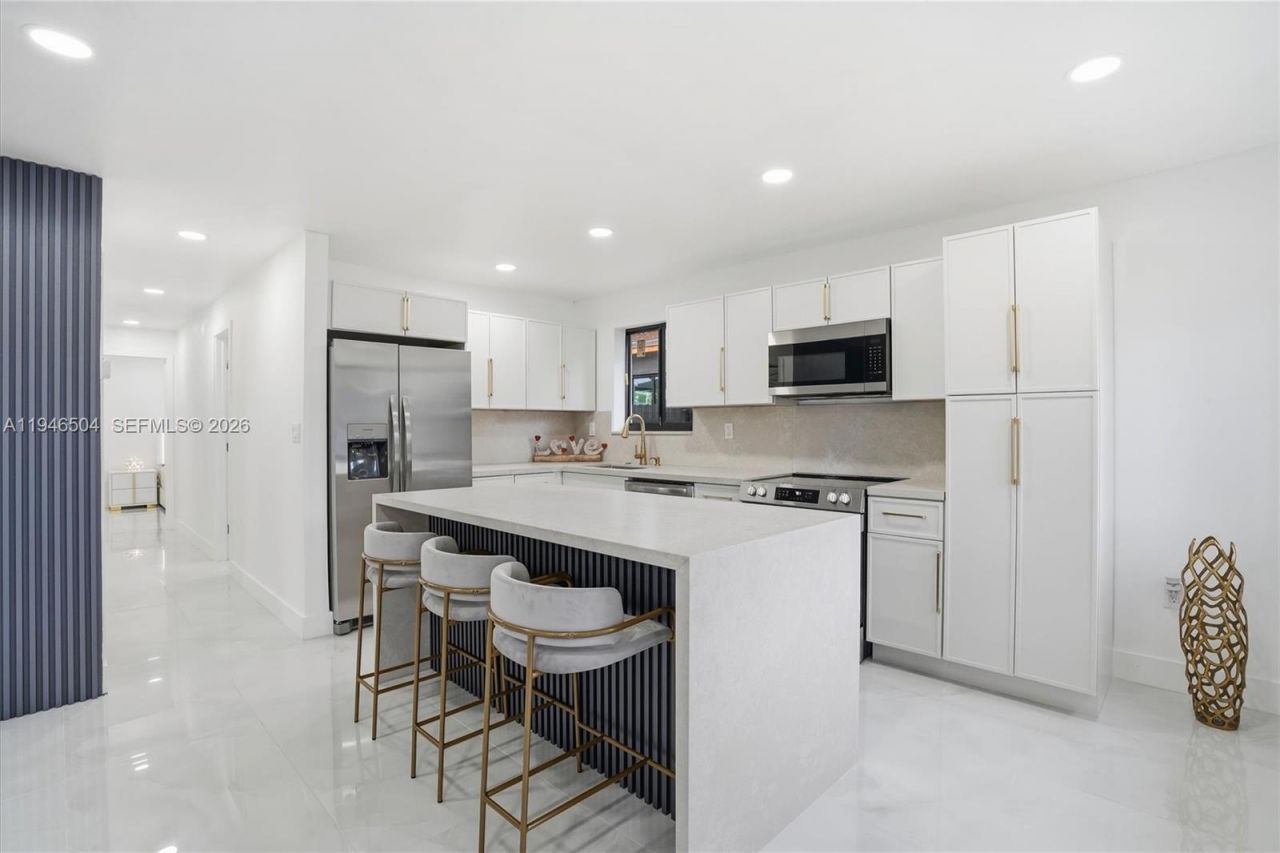 1781 NW 94th St, Miami, FL 33147 Photo