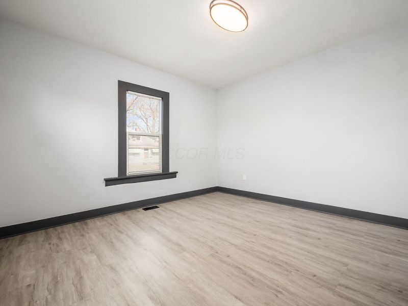 1557 Safford Avenue, Columbus, OH 43223 Photo 11