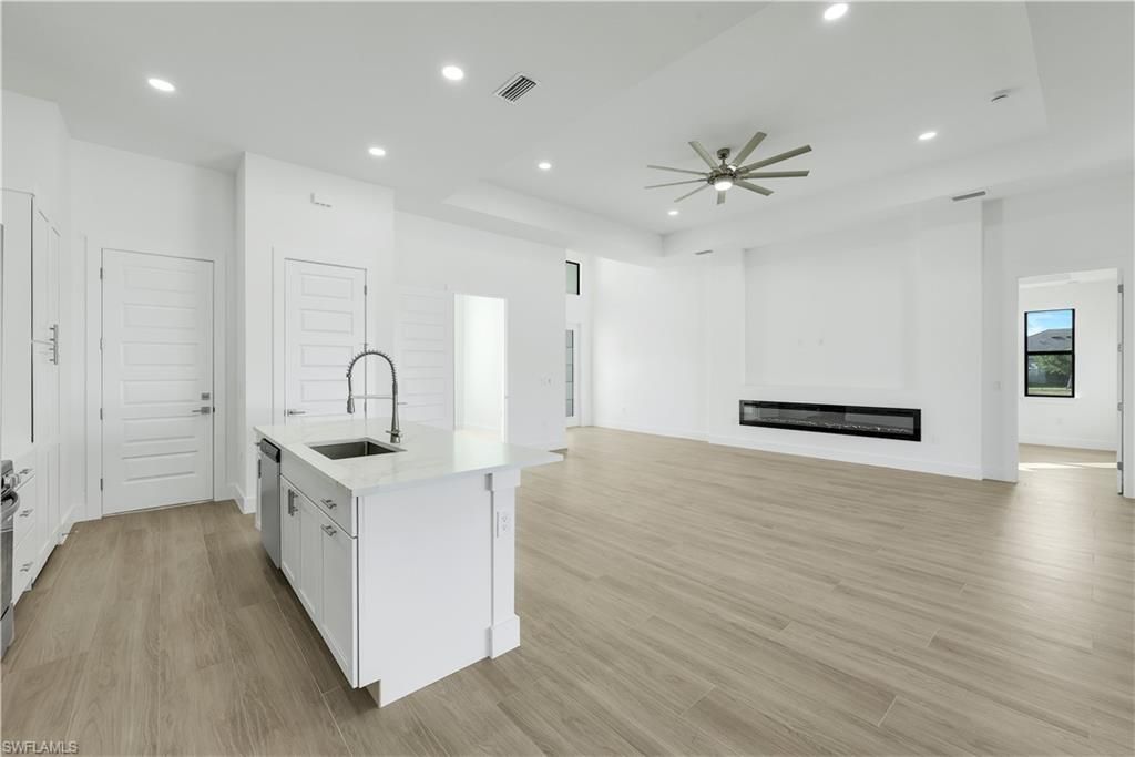 1600 NW 38th Ave, Cape Coral, FL 33993 Photo