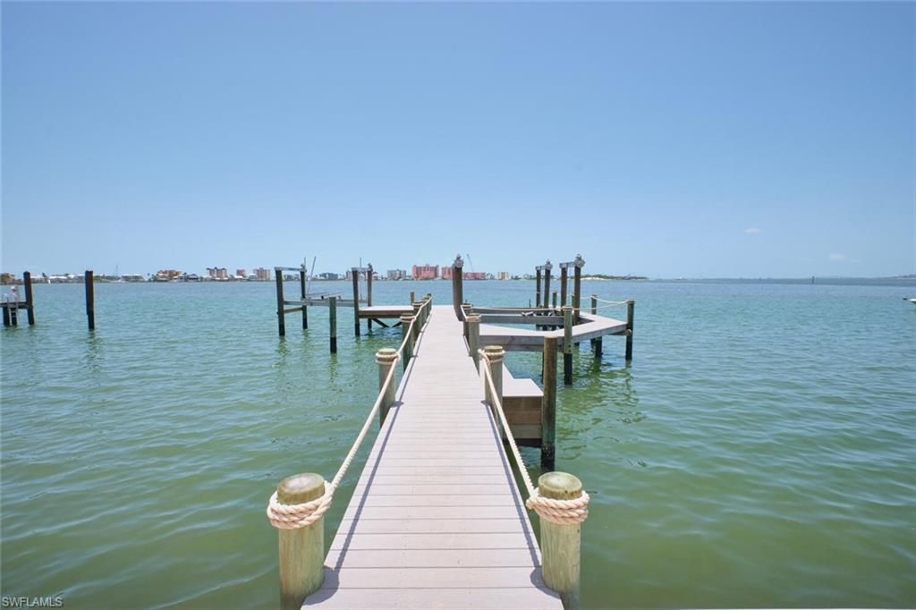 938 San Carlos Dr, Fort Myers Beach, FL 33931 Photo