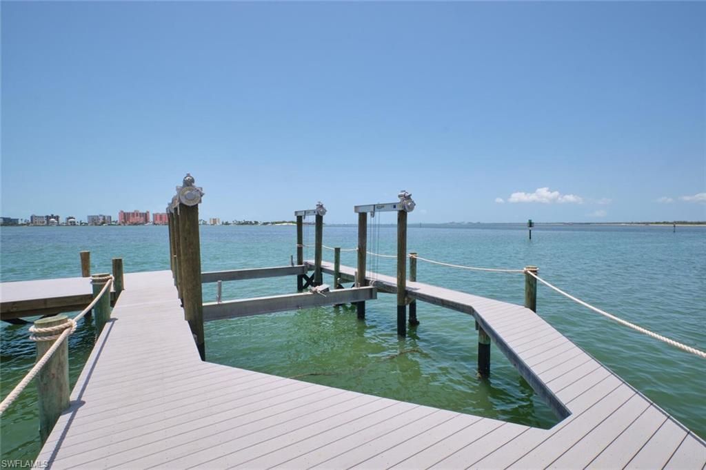 938 San Carlos Dr, Fort Myers Beach, FL 33931 Photo