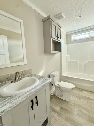 8104 Marx Dr, North Fort Myers, FL 33917 Photo