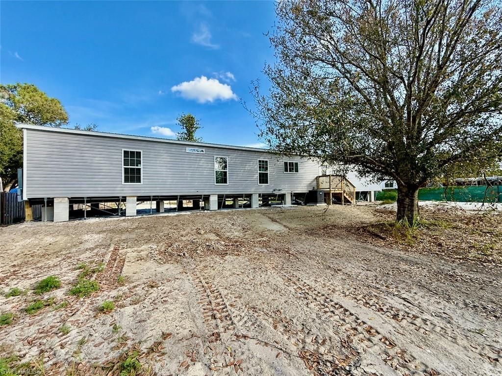 8104 Marx Dr, North Fort Myers, FL 33917 Photo