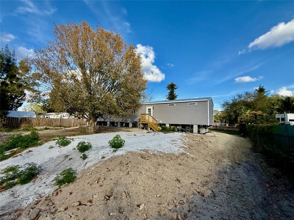 8104 Marx Dr, North Fort Myers, FL 33917 Photo