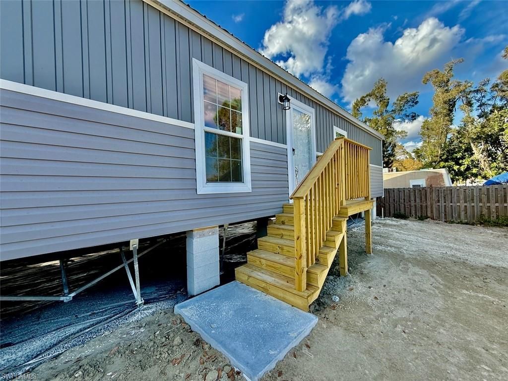 8104 Marx Dr, North Fort Myers, FL 33917 Photo