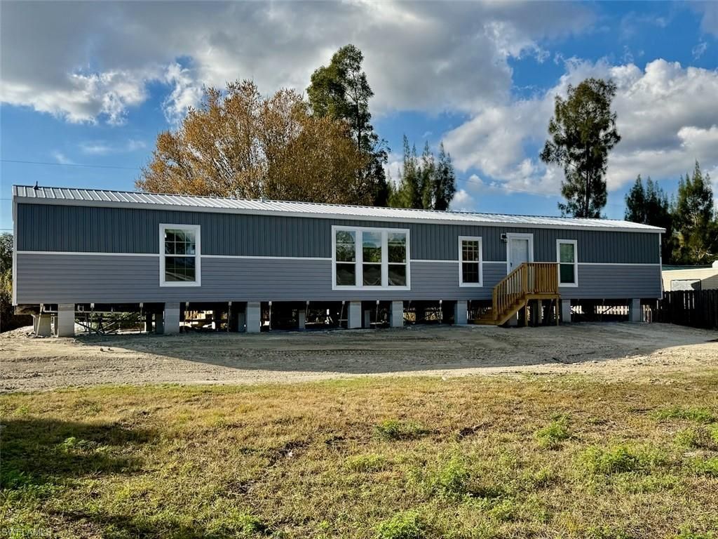 8104 Marx Dr, North Fort Myers, FL 33917 Photo