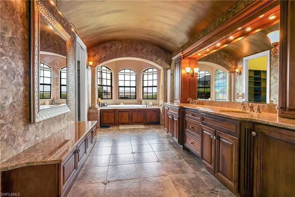 879 W Cape Estates Cir, Cape Coral, FL 33993 Photo