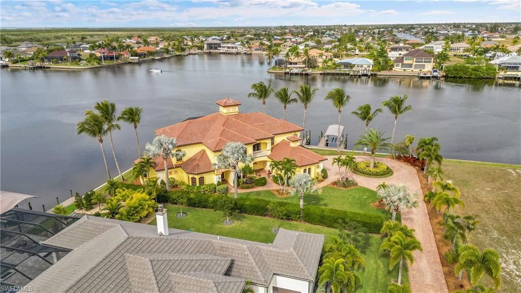 879 W Cape Estates Cir, Cape Coral, FL 33993 Photo