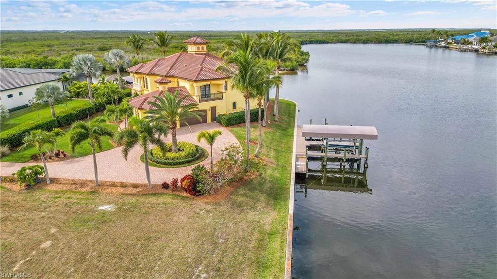 879 W Cape Estates Cir, Cape Coral, FL 33993 Photo