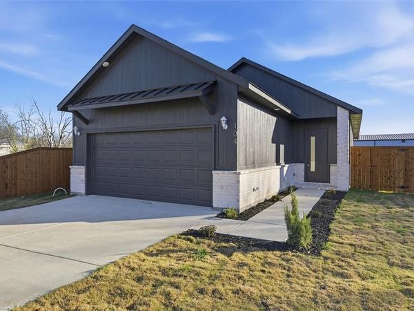 104 Francis Street, Hillsboro, TX 76645