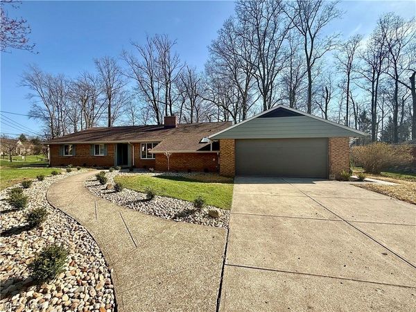 24270 Hermitage Road, Shaker Heights, OH 44122