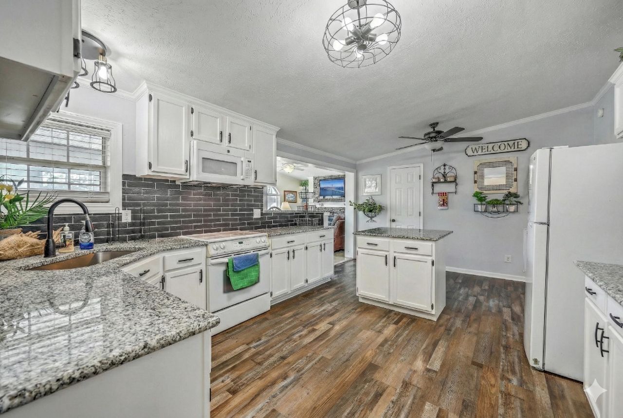 1009 Lion Heart Lane Photo 11