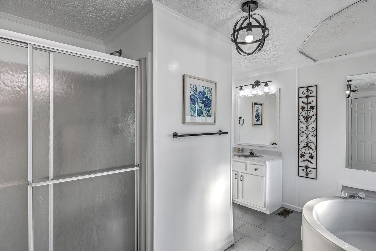 1009 Lion Heart Lane Photo 24