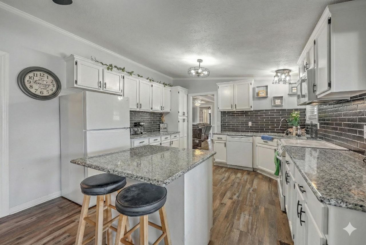 1009 Lion Heart Lane Photo 9