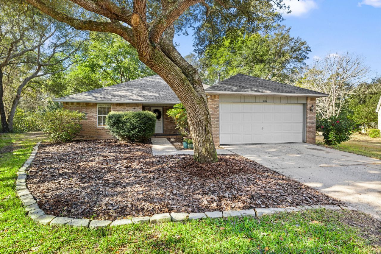 1704 Crestone Cove, Niceville, FL 32578 Main Photo
