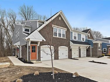 4252 Apple Branch Drive, Unit 55-201, Sugarcreek Township, OH 45459