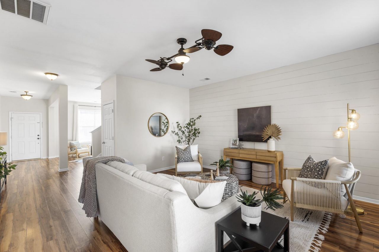 3594 Franklin Tower Drive Photo 4