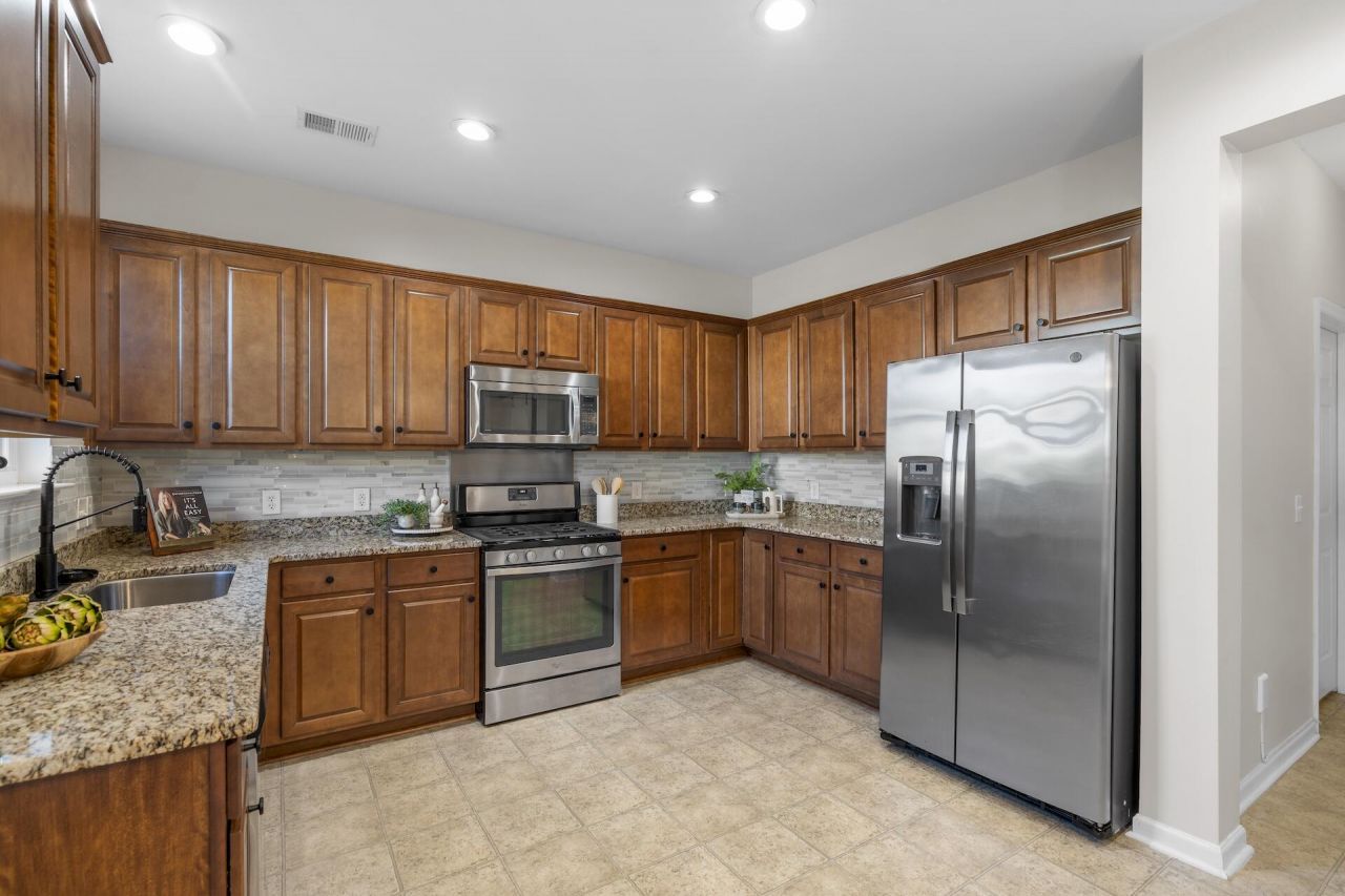 3594 Franklin Tower Drive Photo 6