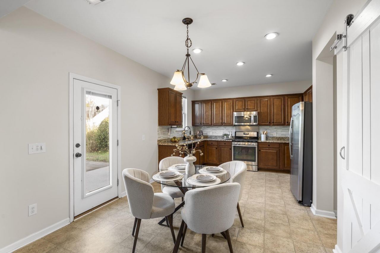 3594 Franklin Tower Drive Photo 7