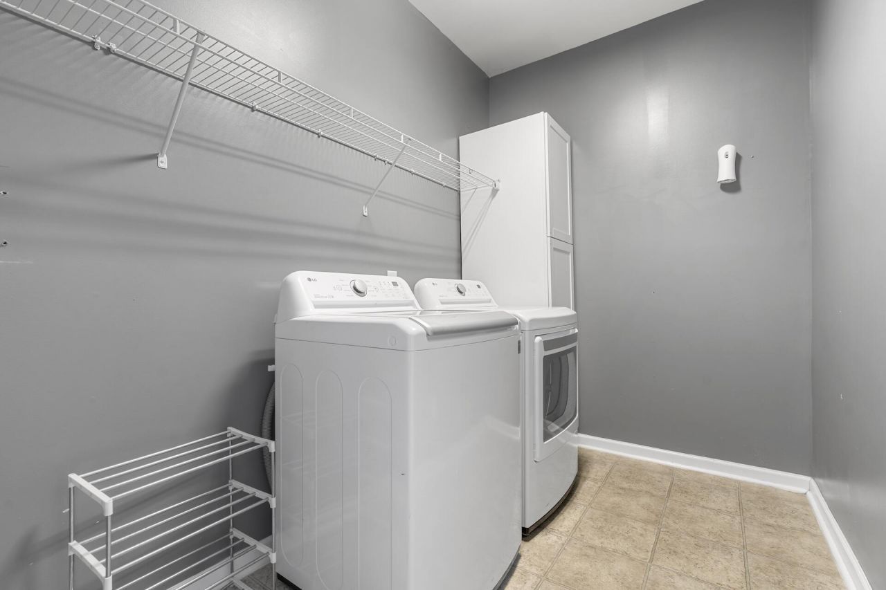 3594 Franklin Tower Drive Photo 9