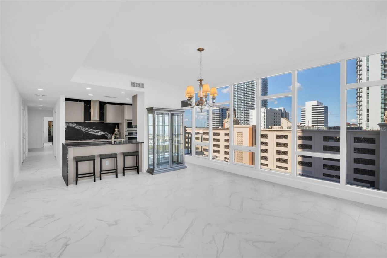 175 1st Street S, Unit 1008, Saint Petersburg, FL 33701 Photo