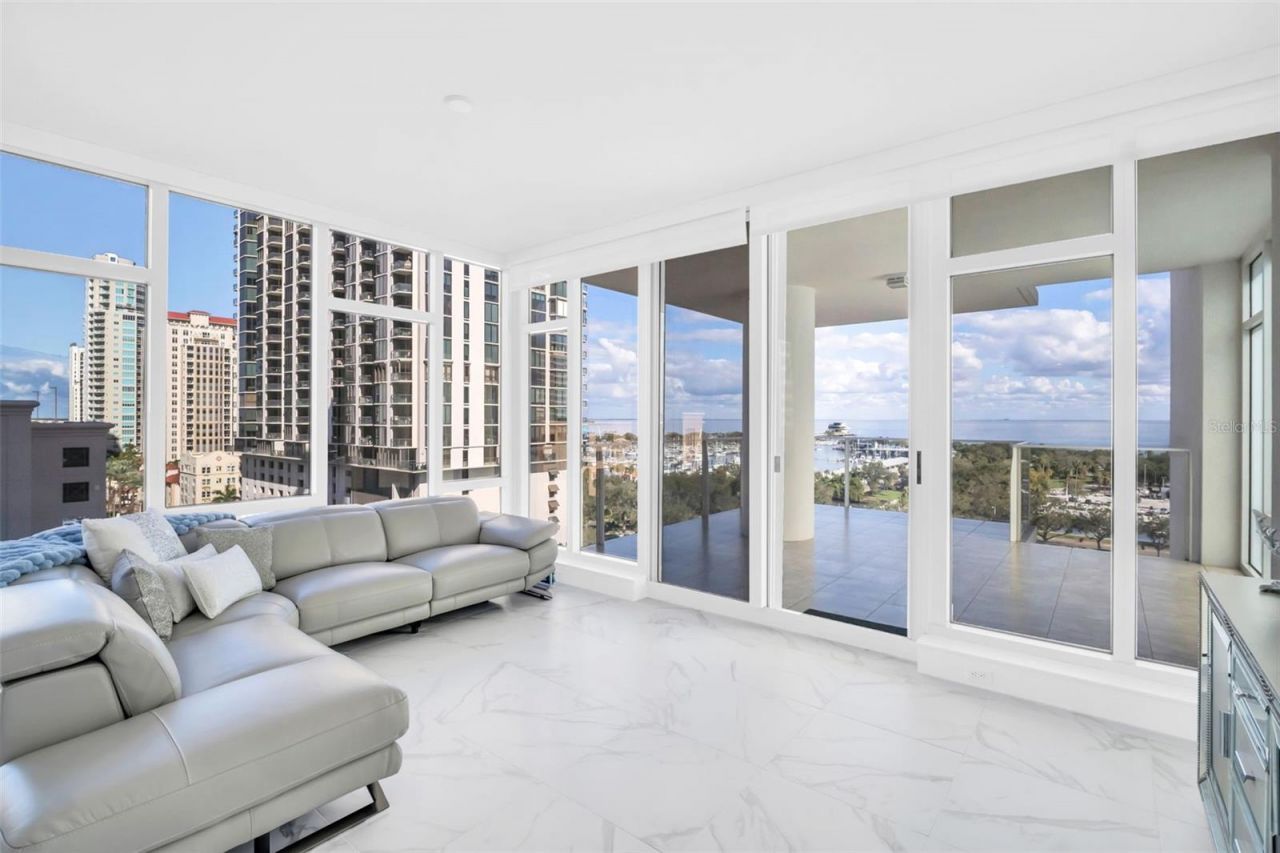 175 1st Street S, Unit 1008, Saint Petersburg, FL 33701 Photo