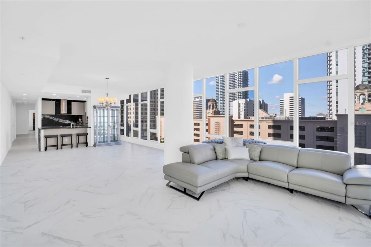 175 1st Street S, Unit 1008, Saint Petersburg, FL 33701 Photo