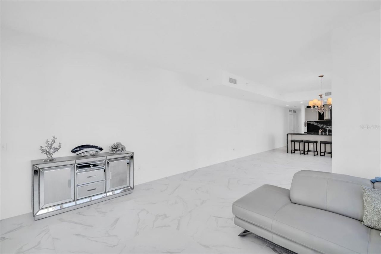 175 1st Street S, Unit 1008, Saint Petersburg, FL 33701 Photo