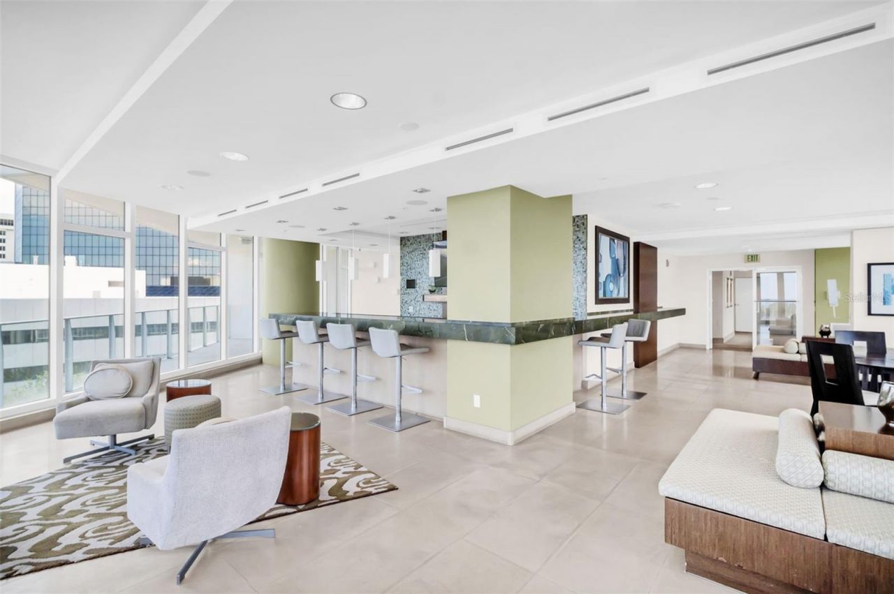 175 1st Street S, Unit 1008, Saint Petersburg, FL 33701 Photo