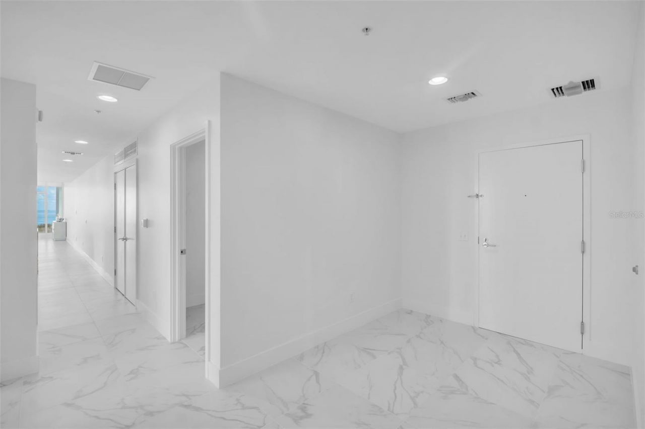 175 1st Street S, Unit 1008, Saint Petersburg, FL 33701 Photo