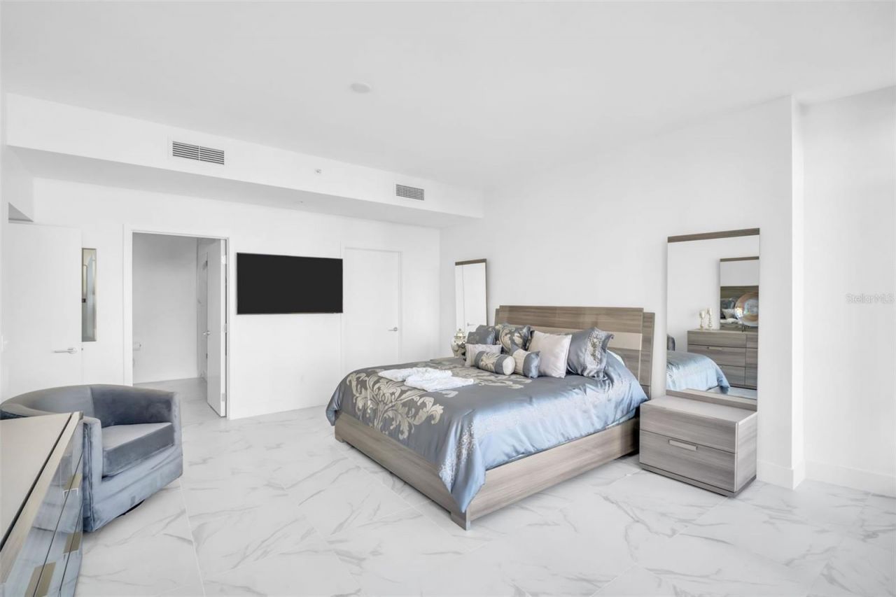 175 1st Street S, Unit 1008, Saint Petersburg, FL 33701 Photo