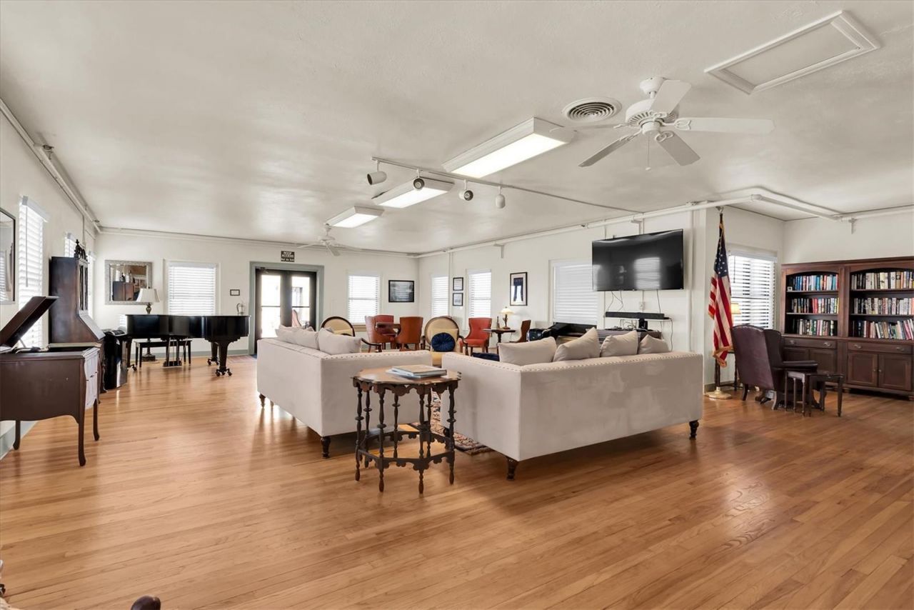 130 4th Avenue N, Unit 201, Saint Petersburg, FL 33701 Photo