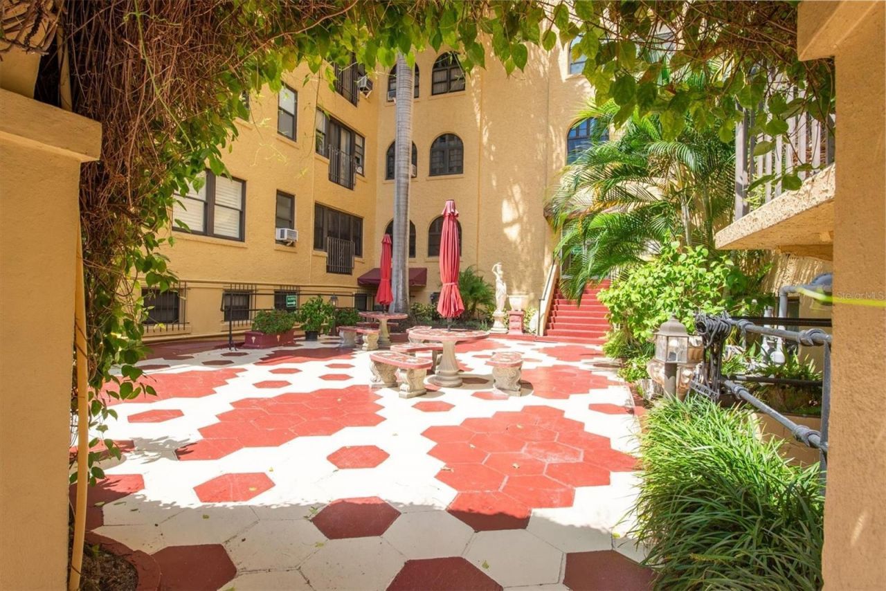 130 4th Avenue N, Unit 201, Saint Petersburg, FL 33701 Photo